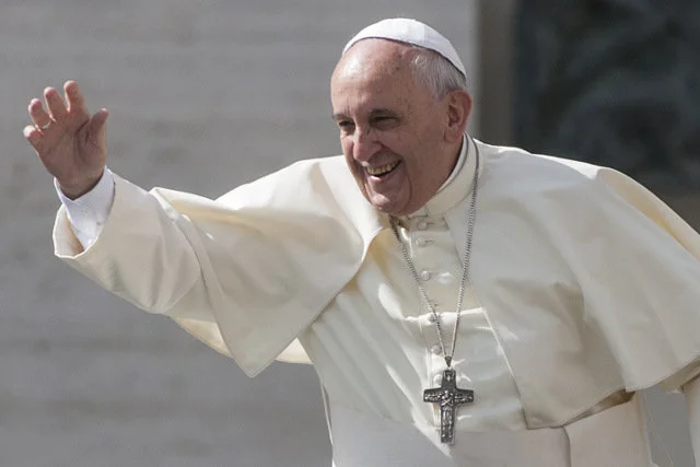 Papież Franciszek wzywa do głębszej refleksji przed świętami Bożego Narodzenia.