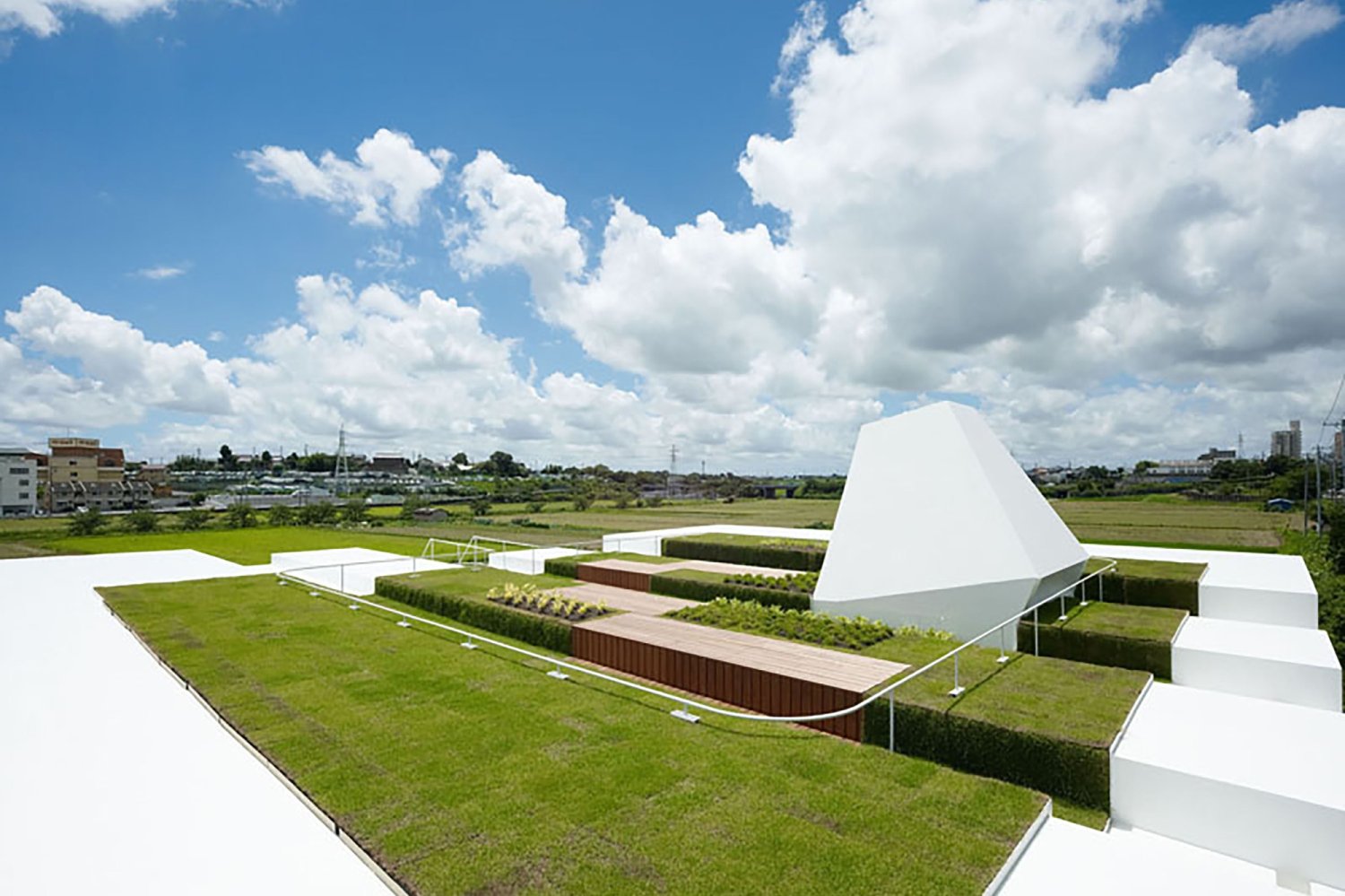 Wykorzystane przeze mnie zdjęcia do materiałów prasowych i prezentacyjncyh [url=http://homepage2.nifty.com/AUAU/] AUAU Architects [/url] zrobił [url=http://www.masayayoshimura.com/] Masaya Yoshimura[/url].