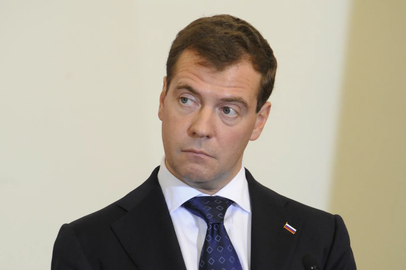 Dmitrij Miedwiediew straszy Izrael w razie pomocy wojskowej Ukrainie.