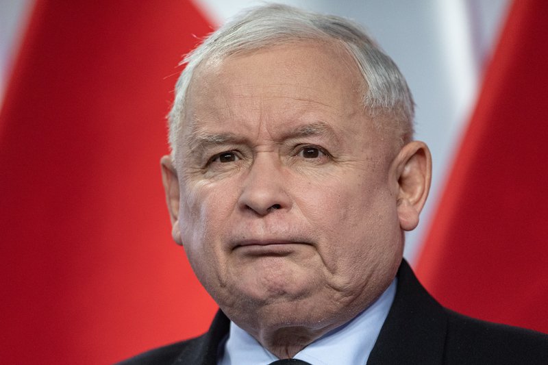 Prezes PiS przeszedł niedawno operację kolana.