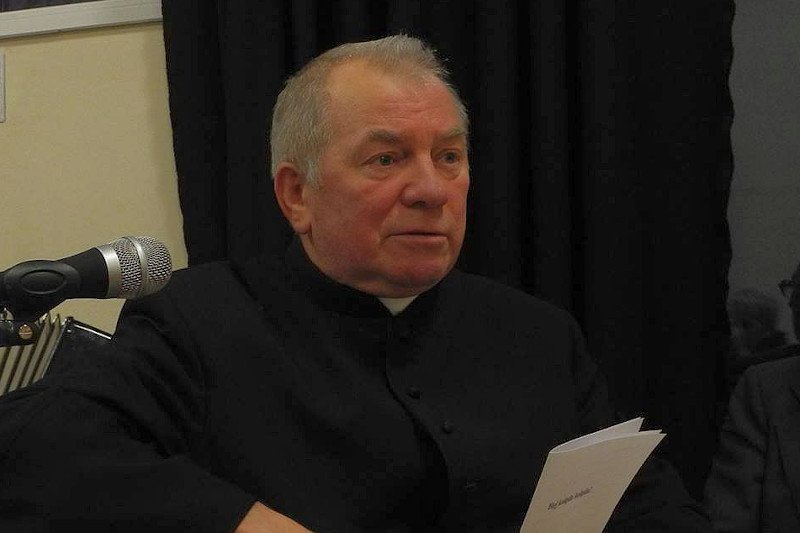 Antoni Mazur, proboszcz parafii św. Mikołaja w Parchowie na Kaszubach miał wdać się w bójkę o plakaty wyborcze Andrzeja Dudy.