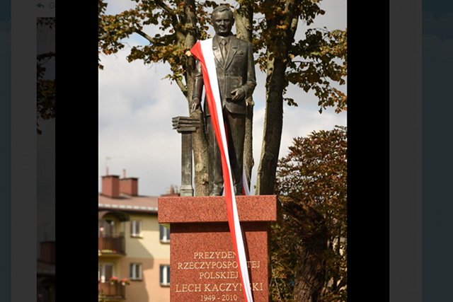 Statua Lecha Kaczyńskiego nie przypomina prezydenta