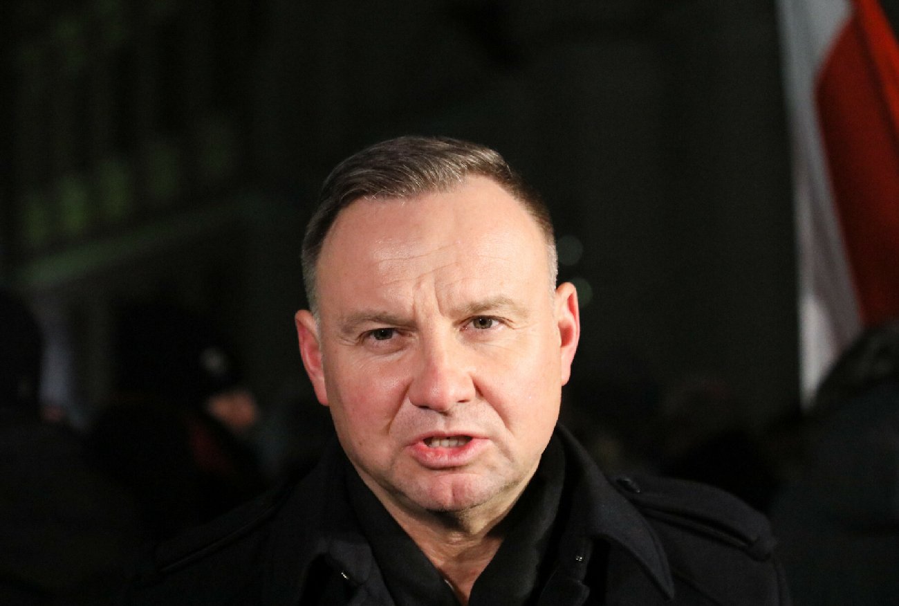 Trzeci list Andrzeja Dudy do Szymona Hołowni. Chodzi o Kamińskiego i Wąsika.