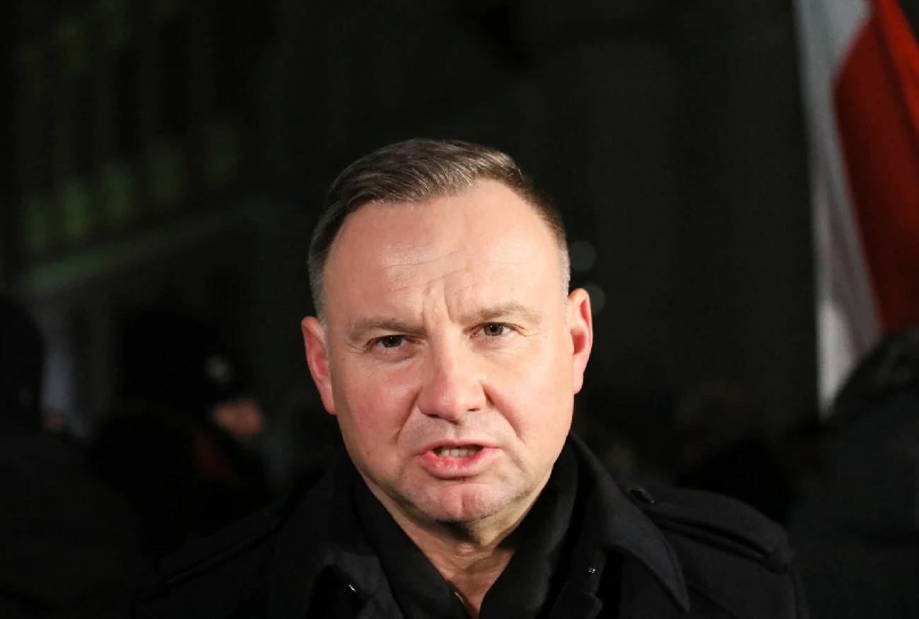 Trzeci list Andrzeja Dudy do Szymona Hołowni. Chodzi o Kamińskiego i Wąsika.