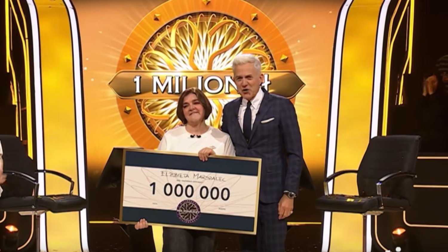 Wygrała milion w "Milionerach", ale wciąż go nie dostała. Będzie musiała jeszcze poczekać Elżbieta Marszalec i Hubert Urbański w teleturnieju "Milionerzy"