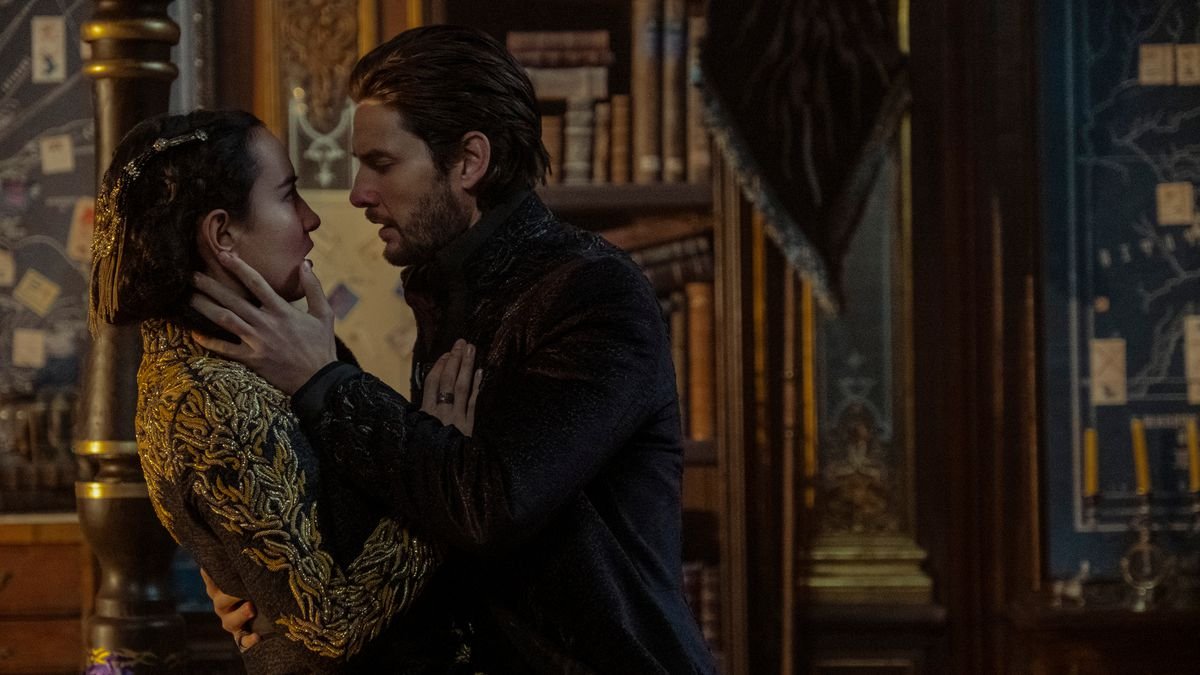 Jak czytać książki Leigh Bardugo? [LISTA]