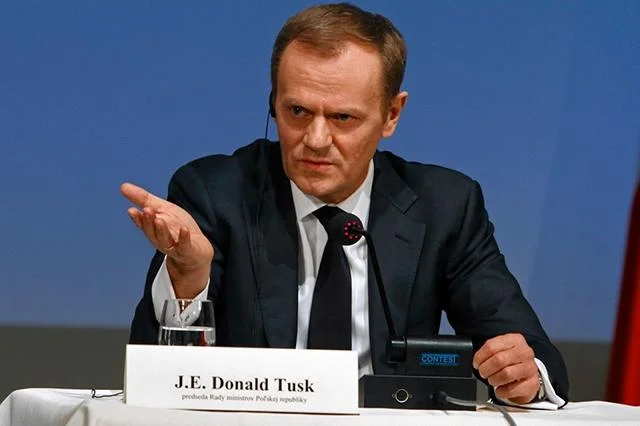 Premier Donald Tusk nie poleci w tym roku do Smoleńska
