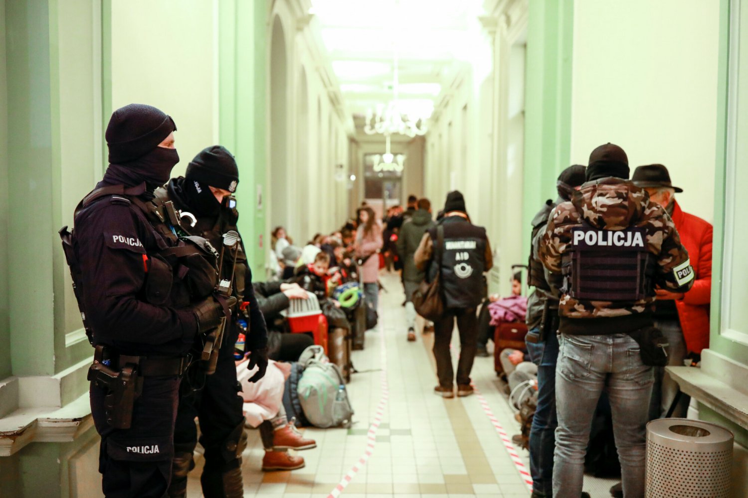 Uchodźcy z Ukrainy na dworcu w Przemyślu