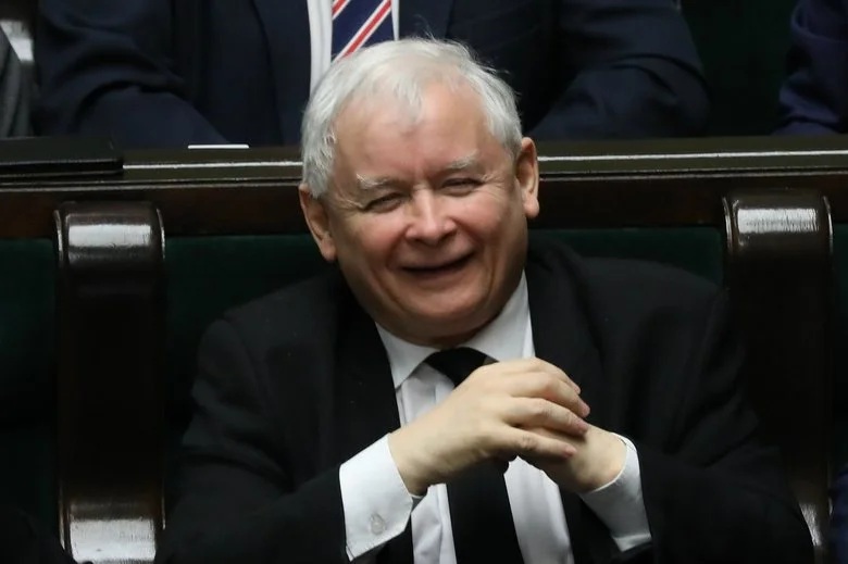 Jarosław Kaczyński ma się z czego cieszyć.