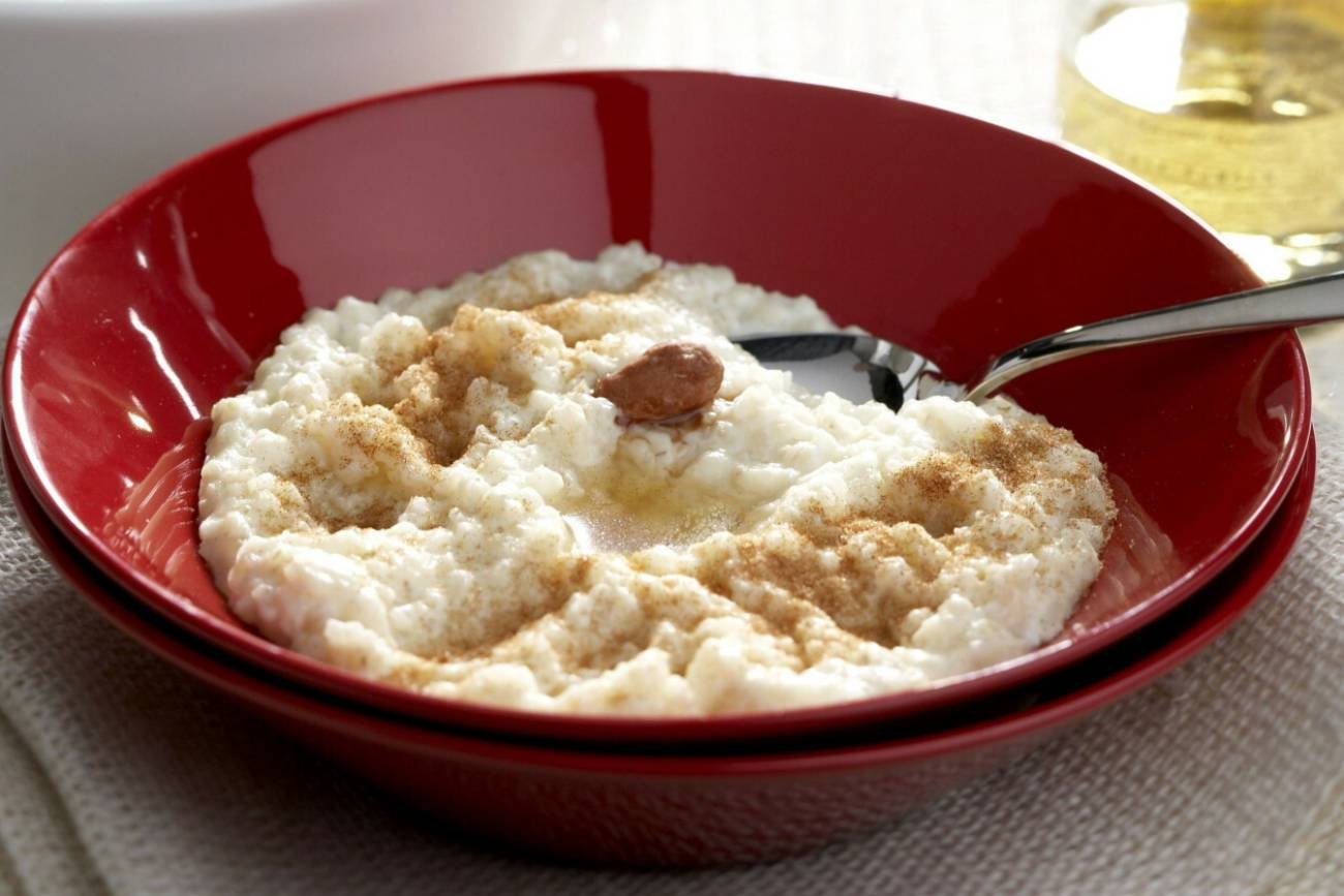 Dodaj łyżkę do miski z owsianką. Załatwi ci płaski brzuch