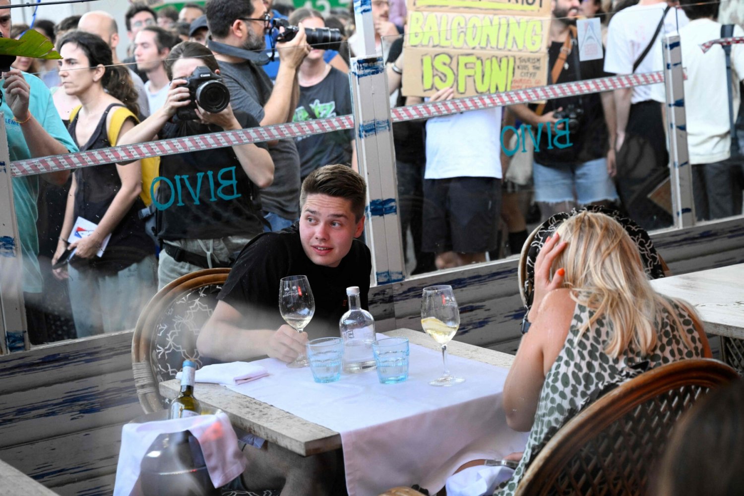 Barcelona ma dość trustów. Mieszkańcy wybrali niecodzienną formę protestu.