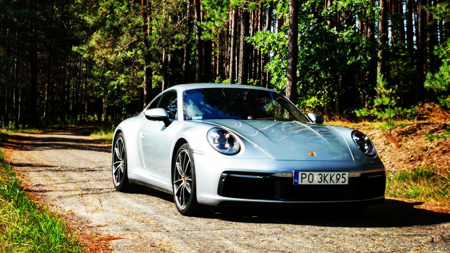 Najnowsza odsłona Porsche 911 Carrera niezmiennie zachwyca.