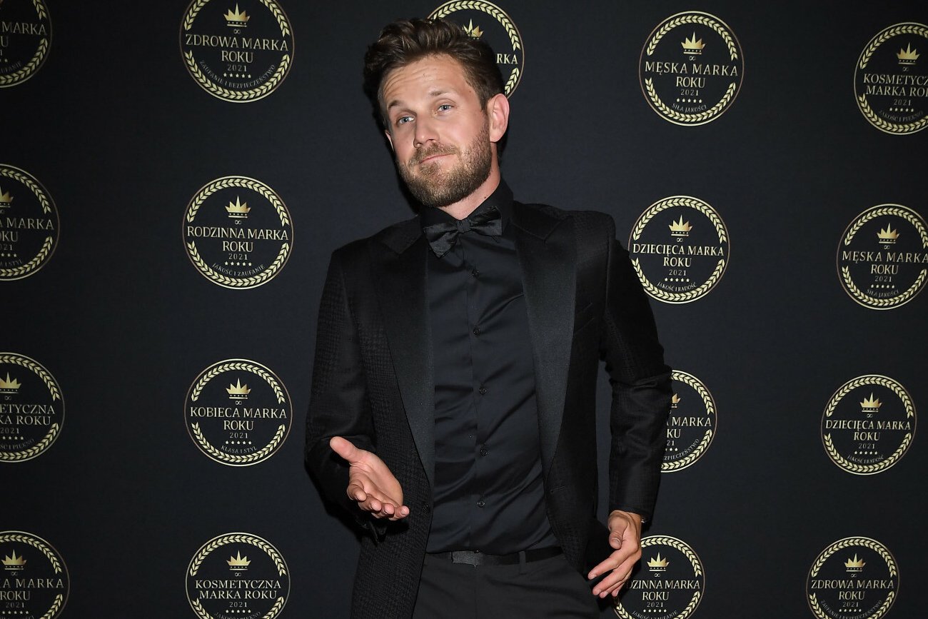 Partnerka Antka Królikowskiego wyrzucona z pracy. "Musi szukać nowej pracy"