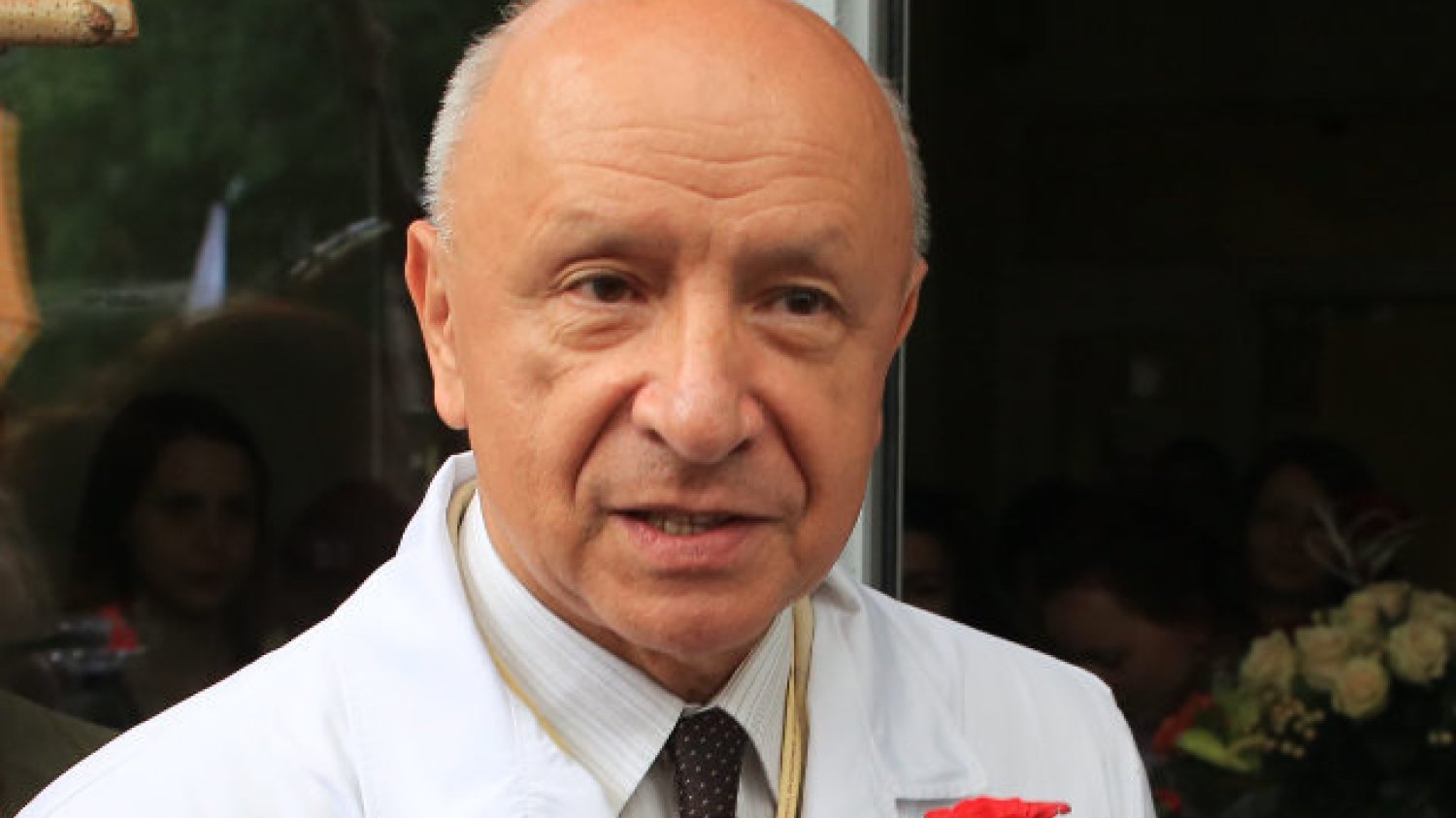 Prof. Chazan twierdzi, że w Szpitalu Świętej Rodziny dwa dni po jego odwołaniu przeprowadzono aborcję.