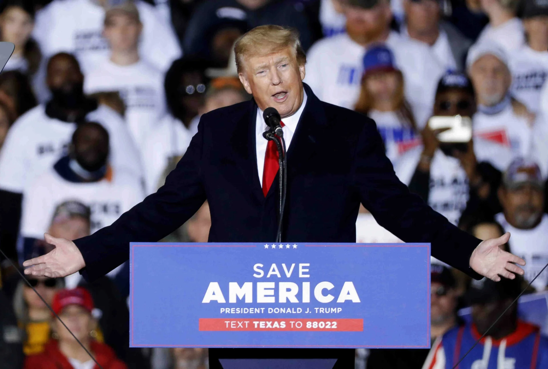 Donald Trump otwarcie chwali Putina.