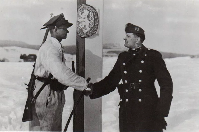 Spotkanie na Przełęczy Użockiej. Tędy, po zajęciu Zakarpacia przez Węgry w marcu 1939 roku, biegła polsko-węgierska granica.