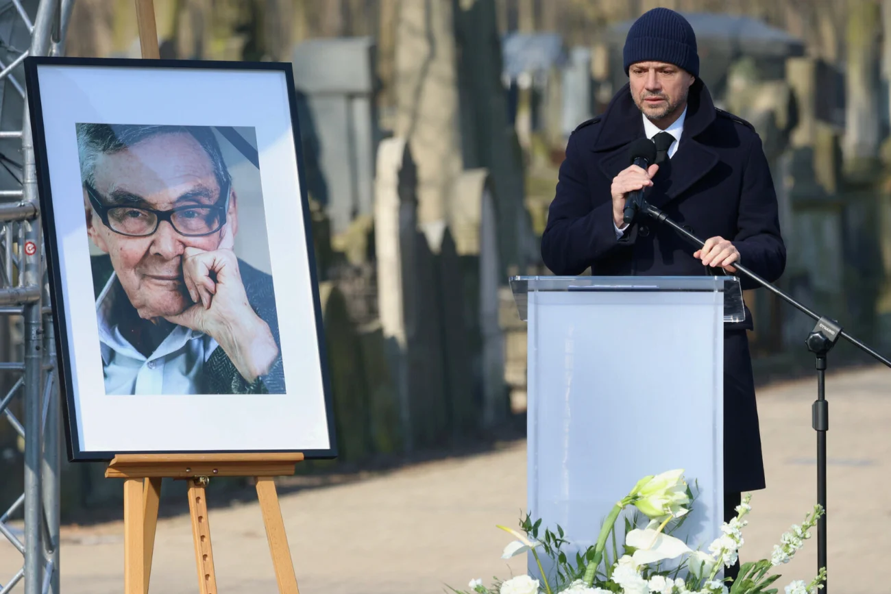 W Warszawie pożegnano Mariana Turskiego. Z ust Trzaskowskiego padły poruszające słowa Rafał Trzaskowski na pogrzebie Mariana Turskiego