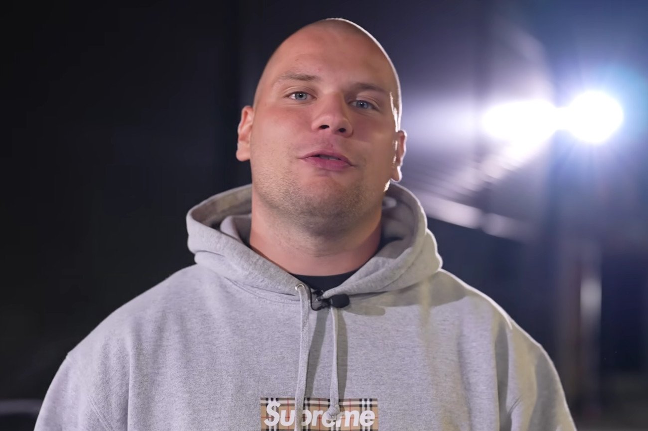 Budda wstawił się za pracownikiem Żabki.