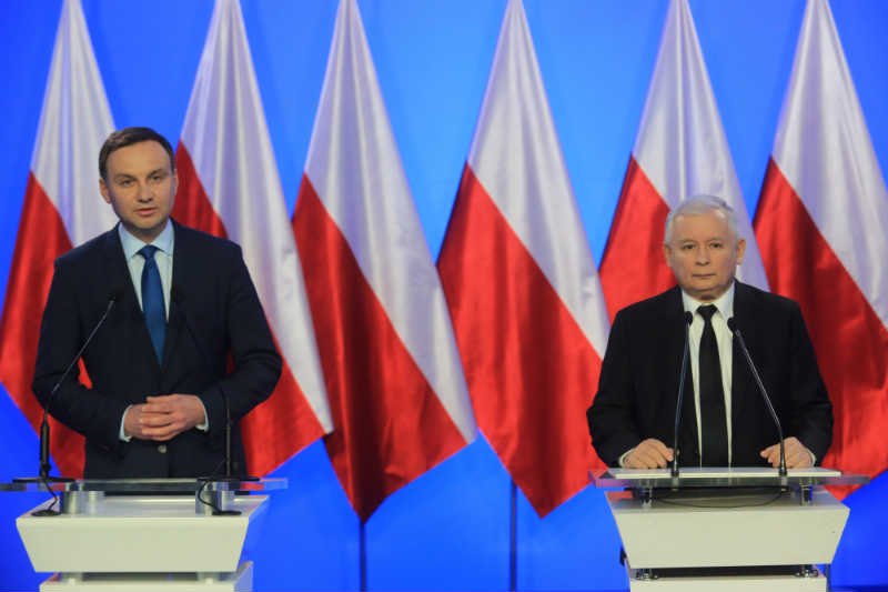 PiS uznał, że jedyną szansą na dobry wynik Andrzeja Dudy jest stworzenie iluzji życia w totalitayzmie.