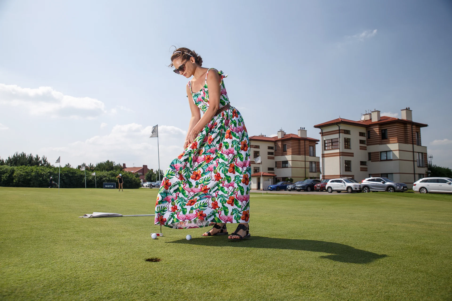 Aktorka Anna Cieślak podczas Mitsubishi Motors Golf Championship pierwszy raz spróbowała gry w golfa