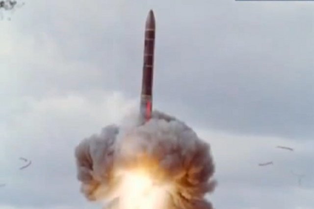 Start rakiety RS-24 Yars