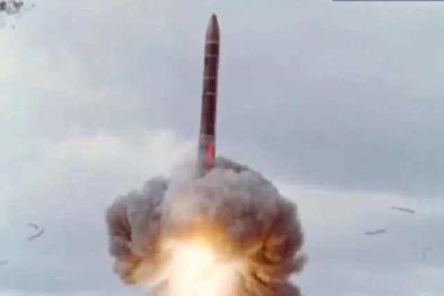 Start rakiety RS-24 Yars