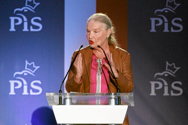 Lepiej później niż wcale? Jadwiga Staniszkis stała się jednym z krytyków rządów PiS.