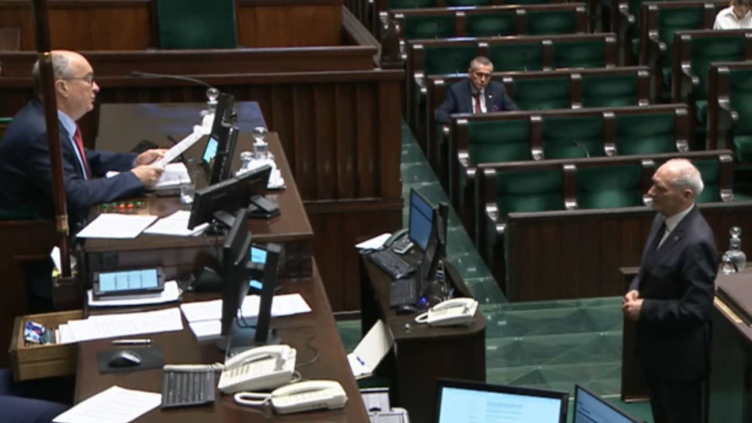 Wicemarszałek Sejmu Włodzimierz Czarzasty (Lewica) i poseł Antoni Macierewicz (PiS).
