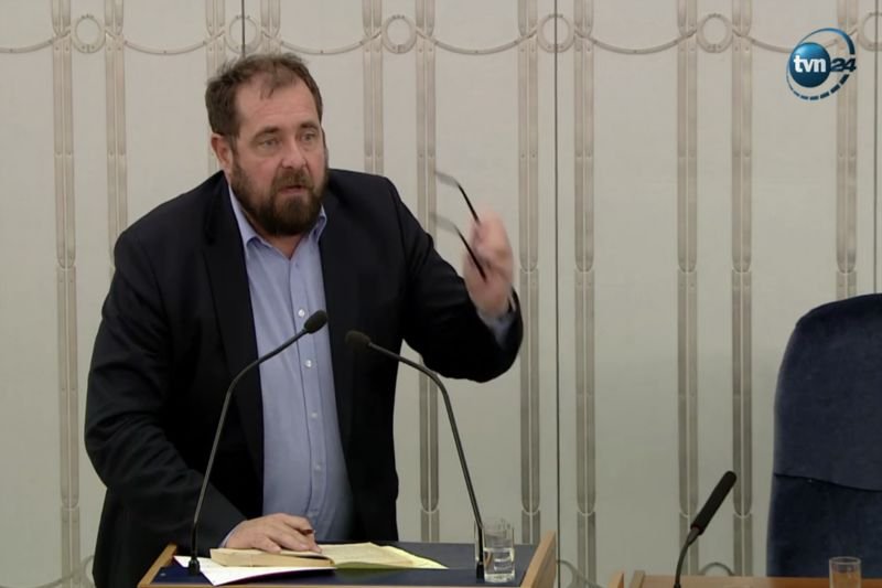 Senator PO Aleksander Pociej na posiedzeniu Senatu zaczął cytować Zagłobę z "Ogniem i Mieczem...