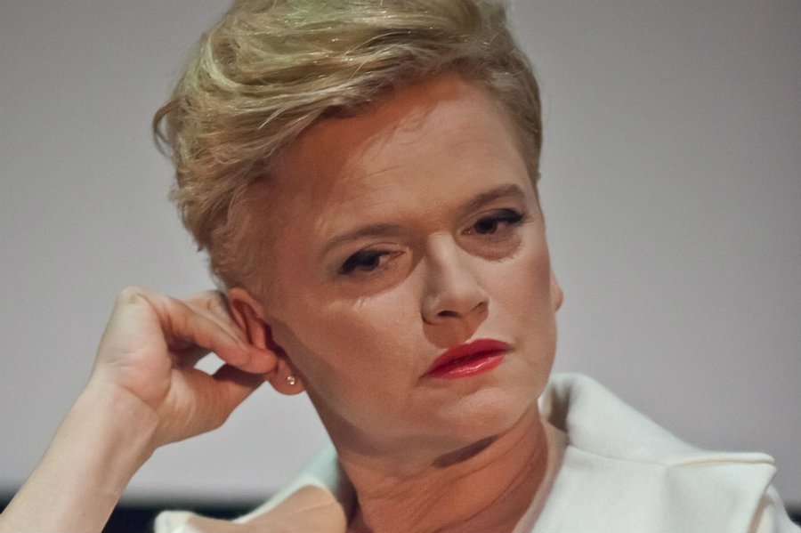 Katarzyna Figura wyprzedaje majątek - donosi "Super Express".