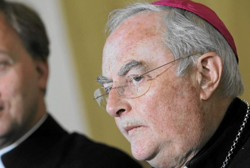 Warszawiacy czuwali w intencji abp. Hosera