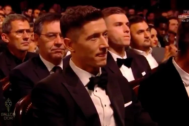 Lewandowski rozegrał świetny sezon i był jednym z faworytów do zgarnięcia Złotej Piłki.