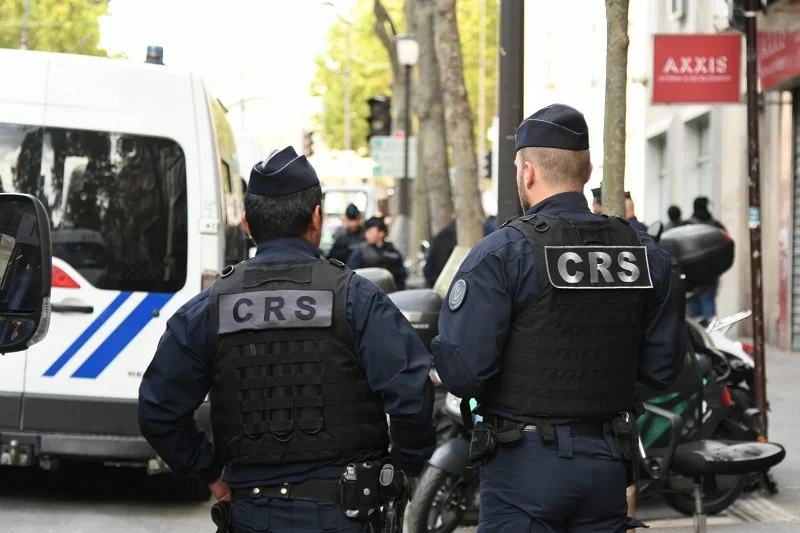 Nożownik zaatakował policjantów w Paryżu. Zginęło 4 funkcjonariuszy i napastnik.