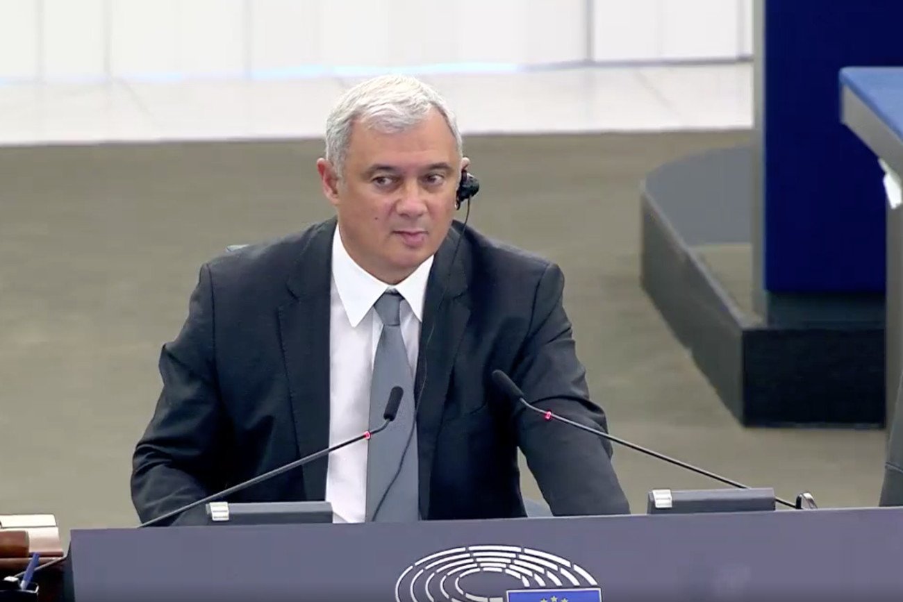 Wiceprzewodniczący PE Pedro Silva Pereira podczas wystąpienia Mateusza Morawieckiego.