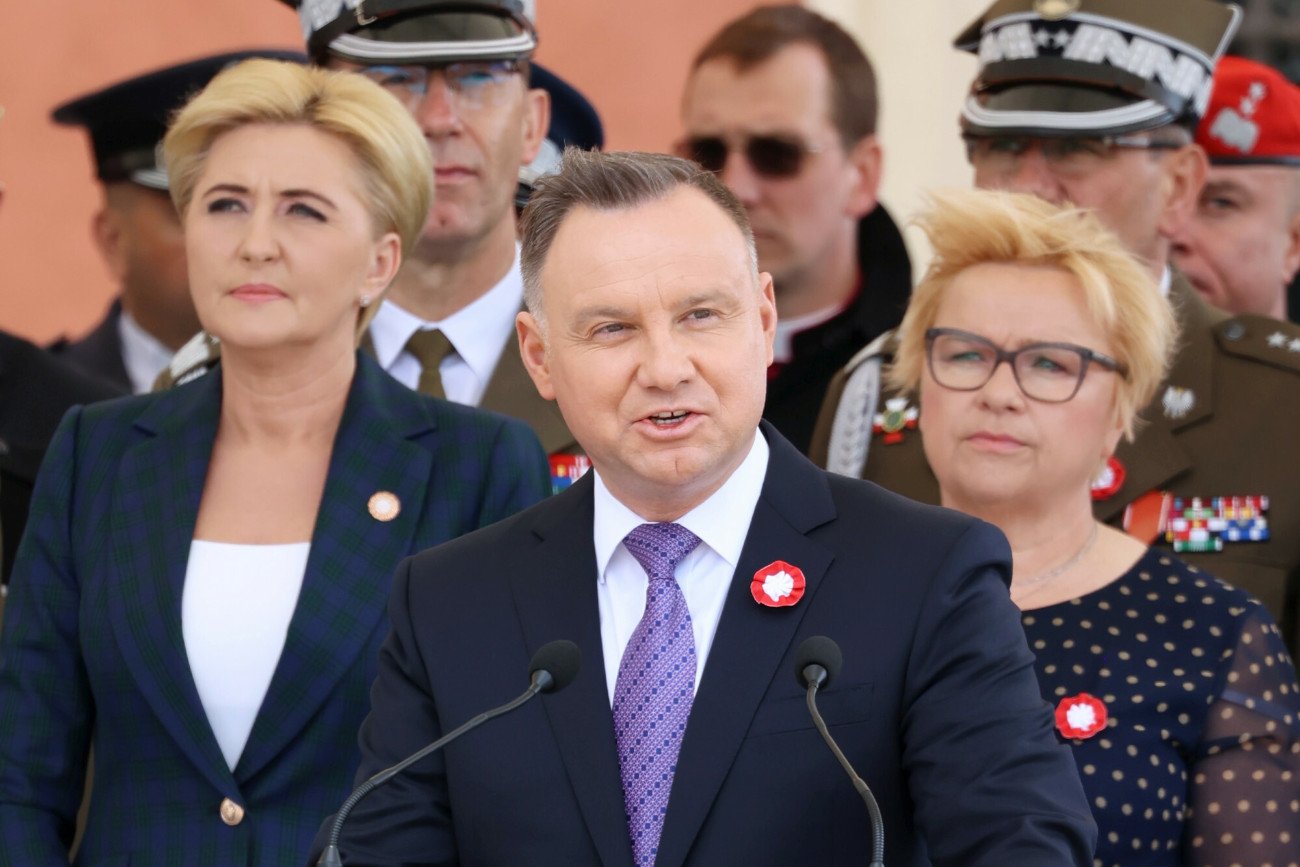 Prezydent Andrzej Duda podczas uroczystości z okazji święta Konstytucji 3 Maja na placu Zamkowym w Warszawie