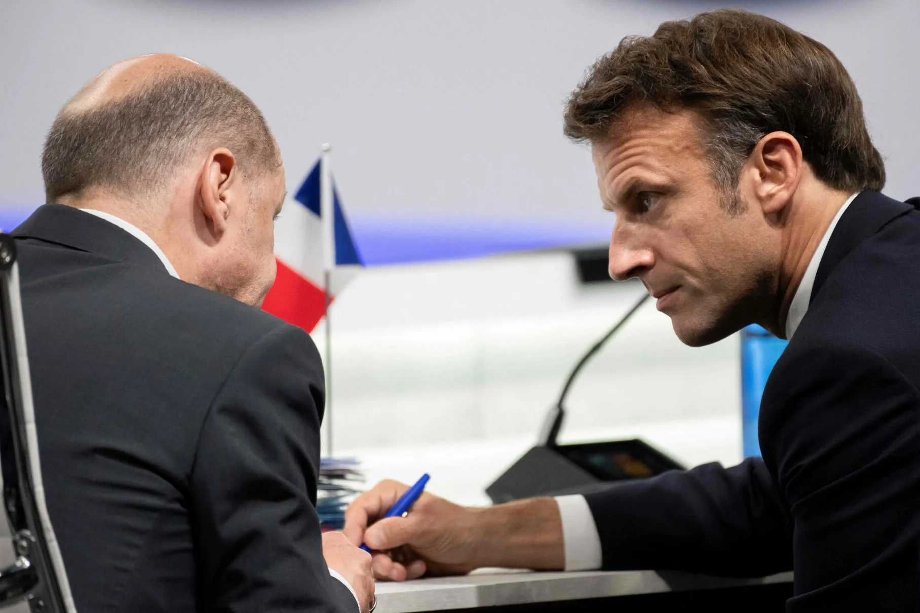 Przywódcy Niemiec i Francji z mocnym stanowiskiem przeciw referendom Rosjan w Ukrainie.
