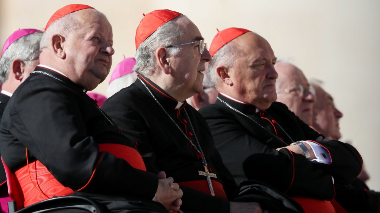 Stanisław Ryłko w Watykanie dostał specjalną rolę. W tle pogrzeb Franciszka