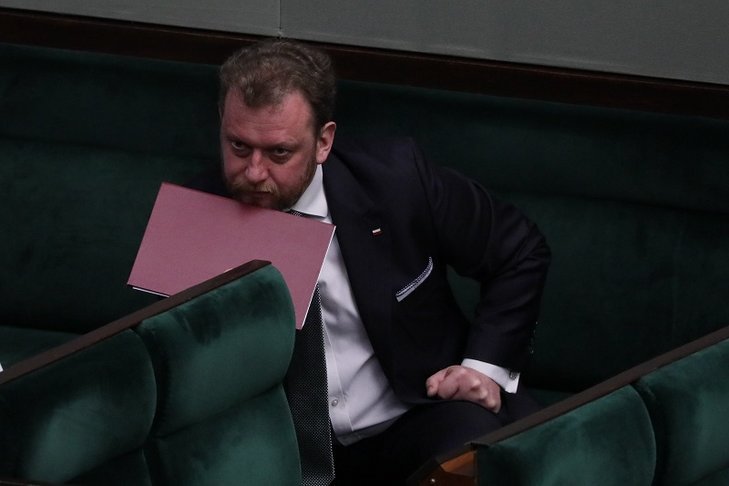 Ministerstwo Zdrowia musiało wiedzieć, że kupuje maseczki, które nie nadają się dla medyków.