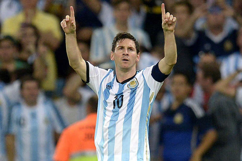 Argentyna w karnych wyeliminowała Holandię z mundialu w półfinale. Bohaterem nieznany bramkarz Sergio Romero