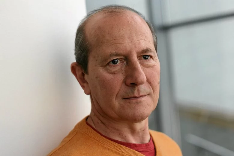 Włodzimierz Szaranowicz nie powiedział wprost, na co choruje. Wiadomo, że chodzi o przypadłość neurologiczną.