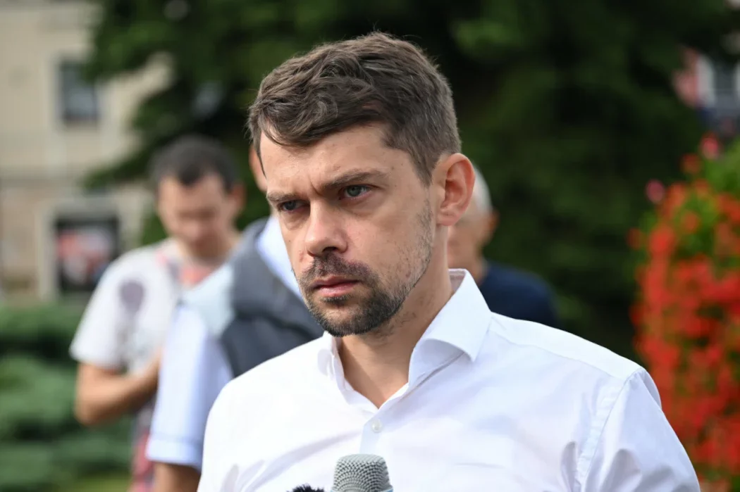 Michał Kołodziejczak chce legalizacji pędzenia bimbru.