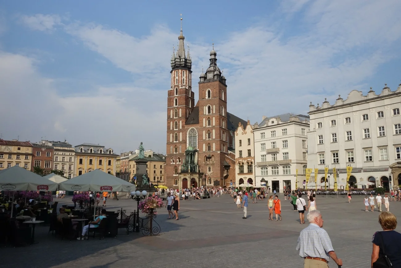Dziennikarki "Faktu" pokazały niewyobrażalny rachunek za jedzenie na rynku w Krakowie.