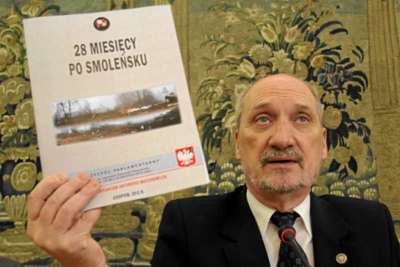MON buduje wystawę smoleńską na Szczycie NATO.