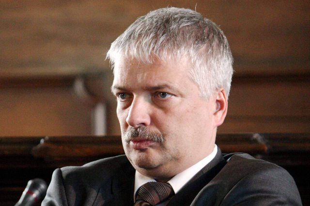 Prof. Robert Gwiazdowski uważa, że w Polsce należy obniżyć podatki