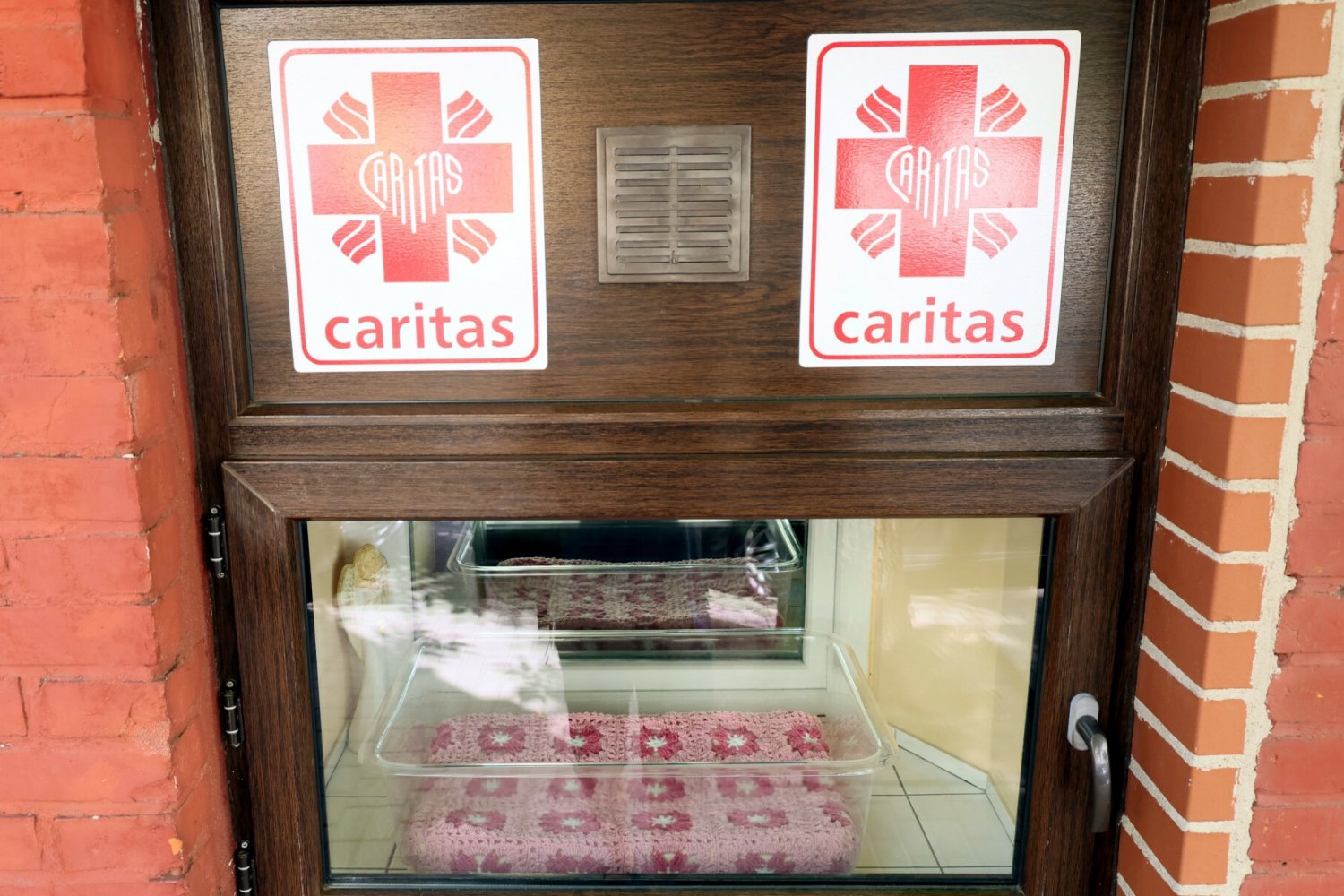 Martwe dziecko w oknie życia. Prokuratura bada sprawę.