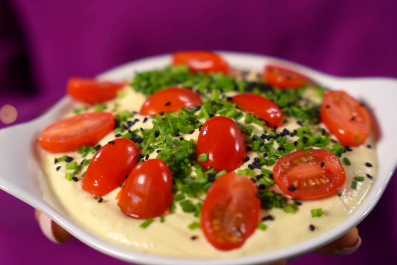 Przepis na śniadaniowy twarożek z tofu ze szczypiorkiem. Opcja bez laktozy!