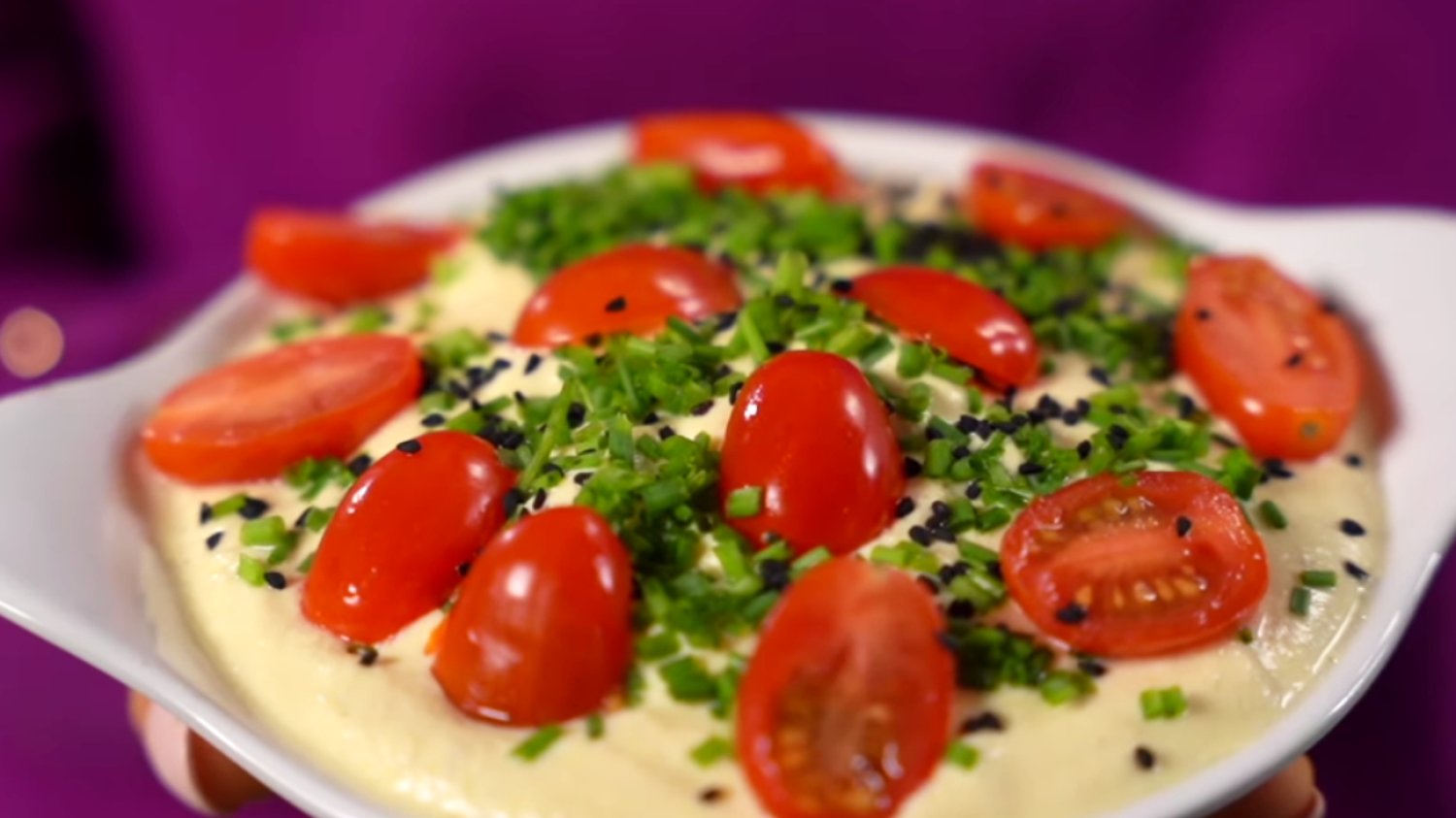 Przepis na śniadaniowy twarożek z tofu ze szczypiorkiem. Opcja bez laktozy!