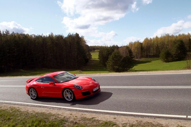 Porsche 911 Carrera S w kolorze Guards Red.
