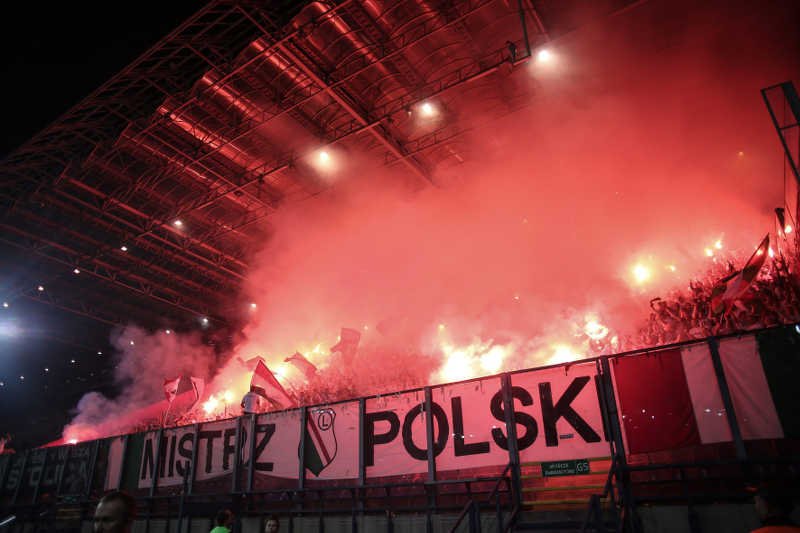 Legia Warszawa została ukarana za burdy kibiców w Belgii.