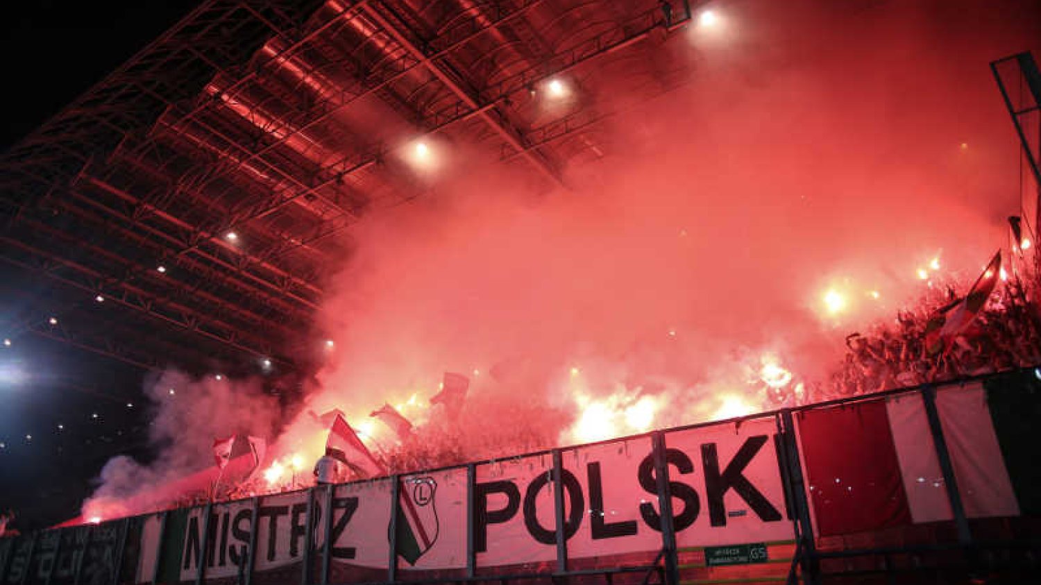 Legia Warszawa została ukarana za burdy kibiców w Belgii.